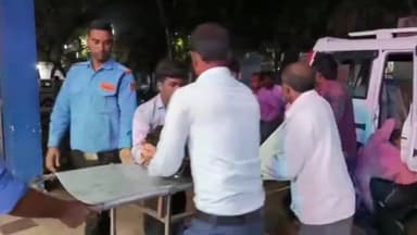 पन्ना: मोकाचौकी के पास तेज रफ्तार बाइक अनियंत्रित होकर गिरने से दो युवक हुए घायल, एक की हालत नाजुक