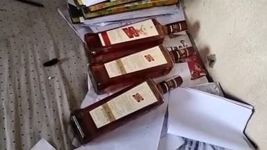 सिलाव: पुलिस ने नालंदा रेलवे स्टेशन के पास से शराब के डिलीवरी बॉय को अंग्रेजी शराब के साथ किया गिरफ्तार