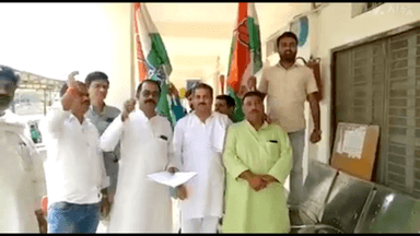 सिंगरौली: होली पर निरस्त की गई ट्रेनों को चालू कराने को लेकर कांग्रेस ने रेलमंत्री के नाम बरगवां स्टेशन प्रबंधक को सौंपा ज्ञापन