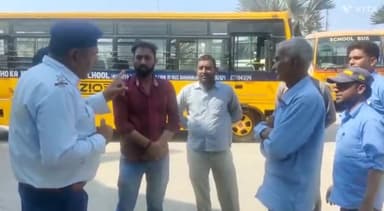 बहादुरगढ़: जिला पुलिस की ओर से नया गांव स्थित एक निजी स्कूल में चालकों को दी गई ट्रैफिक नियमों की जानकारी