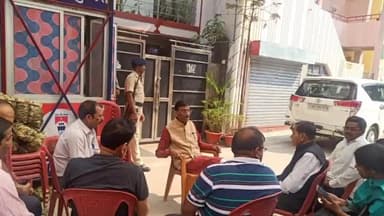 कांके: कांकेर सांसद संजय सेठ ने अपने आवास पर नागरिकों से की मुलाकात ।