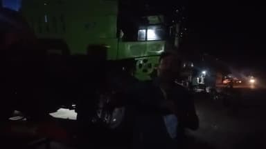 किसानों के सपने धमाकेदार बारिश ने चकनाचूर किए बाहर से आए कृषि यंत्र भी बिक्री के इंतजार में हमारी खास रिपोर्ट देखिए