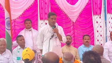 तरारी: ##jansuraj#padyatra#bhojpur#bihar#prashabtkishoreबिहार में गरीबी से निकलने के लिए तीन उपाय है क्या है प्रशांत किशोर जी