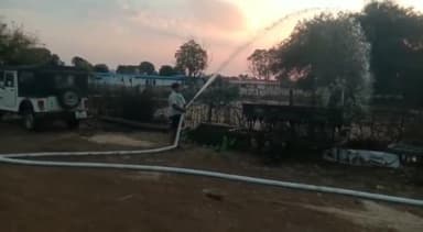 रहटगांव: ग्राम पंचायत छिरपुरा में आगजनी की घटनाओं पर काबू पाने के लिए पानी टैंकर से मिनी फायर ब्रिगेड तैयार की