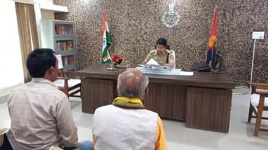 बलरामपुर: पुलिस अधीक्षक ने जनता दर्शन ने सुनीं लोगों की समस्याएं
