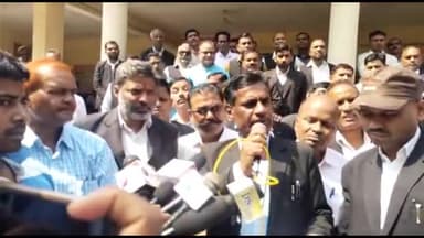 नवाबगंज: जिला बार एसोसिएशन के अध्यक्ष ने जनहित की समस्याओं को देखते हुए मीना मार्केट स्थित अस्पताल गेट खुलवाने की मांग की