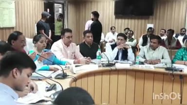 हरिद्वार: सांसद डॉ रमेश पोखरियाल निशंक पहुंचे मेला नियंत्रण भवन, विधायकों और अधिकारियों के साथ ले रहे दिशा की बैठक