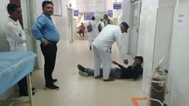 पन्ना: पन्ना-अमानगंज रोड स्थित घाटी के पास दोस्त की ससुराल जा रहे युवकों की बाइक हुई अनियंत्रित, एक गंभीर रूप से हुआ घायल