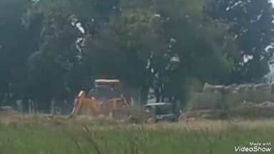 जयसिंहपुर: भरथीपुर सगरवा गांव में बिना अनुमति जेसीबी की मदद से की जा रही है मिट्टी की खुदाई, क्षेत्रीय पुलिस प्रशासन मौन