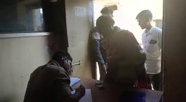 अशोक नगर: जंघार गांव के 29 वर्षीय युवक ने अज्ञात कारणों के चलते किया जहरीले पदार्थ का सेवन, जिला अस्पताल में इलाज के दौरान हुई मौत