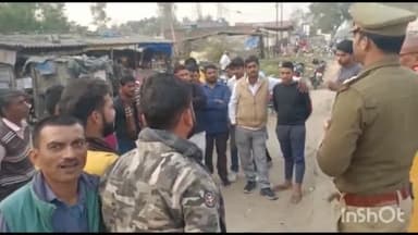 गोंडा: आर्य नगर चौकी प्रभारी ने कस्बे में एसपी के निर्देश पर साइबर अपराधों से बचाव के लिए लोगों को किया जागरूक