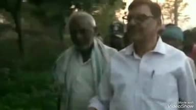 विभूतिपुर: भुसबर में विधायक ने किया मक्के की खेत का निरीक्षण मुआवजे का दिया आश्वासन