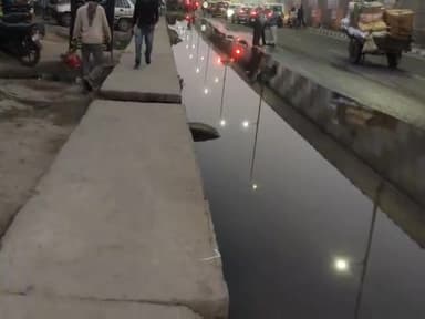 सोनीपत: G. T. Road,  Murthal Cheek,  #Murthal
Water collected near flyover
unhygienic condition 
for the civilians