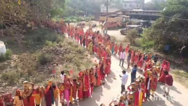 लखीसराय: सबिकपुर गांव में गणेश प्रतिमा की प्राण प्रतिष्ठा को लेकर निकाली गई भव्य कलश शोभायात्रा