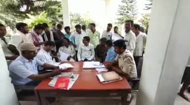 जलालगढ़: जलालगढ़ थाना में आयोजित जनता दरबार में कई मामलों में एक मामला का ही हुआ निष्पादन। अधिकांश आवेदक रहे  अनुपस्थित।