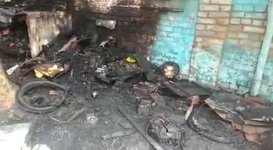 कानपुर: ग्वालटोली के लाल इमली के पास अज्ञात युवकों ने दो दुकानों में लगाई आग,पुलिस जांच में जुटी