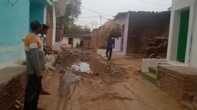 पन्ना: बराछ में सड़कों में भरे पानी और गंदगी से रहवासी परेशान, ग्राम पंचायत में डीएम के नाम ज्ञापन सौंपकर लगाई गई मदद की गुहार