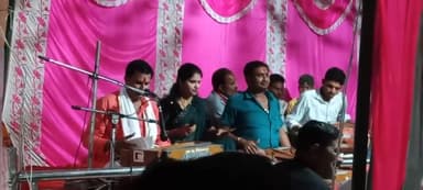 #ग्राम : शमशेरपुरा में लोकगीत कार्यक्रम. #राजेंद्र सिंह गुर्जर & #बृजेंद्र सिंह गुर्जर अनीता राठौर. .👆🎈