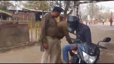 बिहार: थाना क्षेत्र के रेलवे क्रासिंग के समीप चलाया गया वाहन चेकिंग अभियान, 5 लोगों के काटे गए चालान