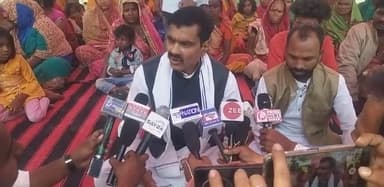 नगर आयुक्त आरिफ हसन एक पक्षपाती और भ्रष्टाचारी पदाधिकारी है ।
इनके आय से अधिक संपत्ति की अविलंब जांच हो
एस एम झा