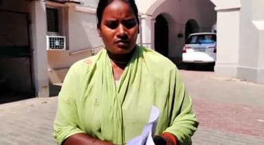 रायबरेली: मोनई-निवासी विकलांग महिला को लेखपाल की मिलीभगत से दबंग विपक्षियों द्वारा नहीं बनवाने दिया जा रहा आवास डीएम से गुहार