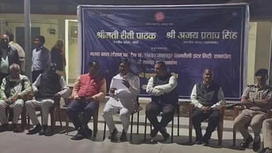 सिंगरौली: गजरा बहरा स्टेशन पर इंटरसिटी ट्रेन का स्टॉपेज होने से जनता में उत्साह विधायक व सांसद ने हरी झंडी दिखाकर किया रवाना