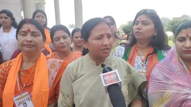 फैज़ाबाद: अयोध्या पहुंची भाजपा महिला मोर्चा की प्रदेश अध्यक्ष गीता शाक्य, बोलीं- उत्तर प्रदेश की कानून व्यवस्था ठीक