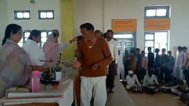 पन्ना: रंग पंचमी के अवसर पर ब्रम्हकुमारी बहने पहुंची जिला जेल, बदला न लेकर बदलकर दिखाने का कैदियों को दिलाया संकल्प