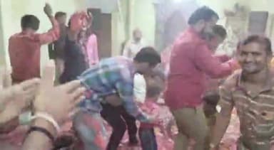 नाना बाजार विश्वकर्मा समाज मंदिर पर मनाया फाग महोत्सव, बड़ी संख्या में आगर नगर के भजन गायक और कलाकार साथी रहे मौजूद।