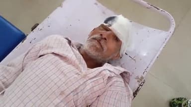 हाथरस: मोहल्ला अजीत नगर के पास वृद्ध को बाइक ने मारी टक्कर, गंभीर घायल वृद्ध को कराया गया जिला अस्पताल में भर्ती