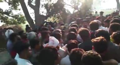 जौनपुर: मनवल में हुई मारपीट के बाद एक शख्स की हुई मौत मामले में आरोपियों तक नहीं पहुंच पाई पुलिस, ग्रामीणों में भारी आक्रोश