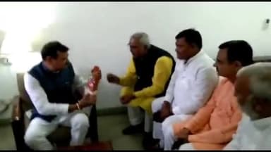 धनौरा: गजरौला के जूबिलेंट में पहुंचे यूपी सरकार के राज्य मंत्री का पदाधिकारियों ने किया स्वागत, निकाय चुनाव पर की चर्चा