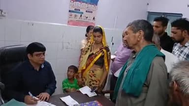 धनौरा: गजरौला शहर व ग्रामीण इलाकों में आवारा कुत्ते और बंदरों ने 56 लोगों पर किया हमला, चिकित्सक ने दी जानकारी