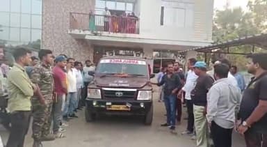 बगोदर: कुंदर गांव के एक व्यक्ति की मधुमक्खियों के काटने से हुई मौत, पुलिस ने शव को पोस्टमार्टम के लिए भिजवाया