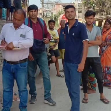 सोनपुर: विद्युत विभाग की टीम ने मखदुमपुर ,चित्रसेनपुर ,सबलपुर में विद्युत बकाया राशि रखने वाले कुल16 लोगों को विदित किया विच्छेद