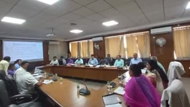 हज़ारीबाग: समाहरणालय भवन में तकनीकी विभागों की समीक्षा बैठक