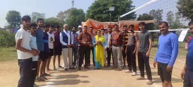 नगरोटा सूरियां: घाड़जरोट में दो दिवसीय प्रतियोगिता शुरू, भाजपा नेता व समाजसेवी संजय गुलेरिया की पत्नी ने किया शुभारम्भ