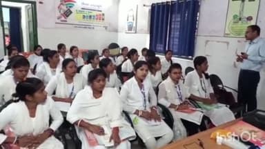 जमुई: सदर अस्पताल के जिला प्रतिरक्षण कार्यालय में दो दिवसीय नियमित टीकाकरण को लेकर ANM को दिया गया प्रशिक्षण