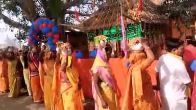 अस्थावां: निजामपुरा गांव से 251 श्रद्धालु महिलाओं द्वारा गाजे-बाजे के साथ निकाली गई कलश शोभायात्रा