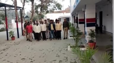 शाहजहांपुर: जिला पुलिस ने पिछले 24 घंटे के अंदर अपराधियों के विरुद्ध कार्रवाई कर 43 अपराधियों को अलग-अलग जगहों से किया गिरफ्तार