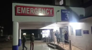 नरसिंहपुर: राम मंदिर के पास अज्ञात वाहन की टक्कर से व्यक्ति हुआ घायल, इलाज के लिए लाया गया ज़िला अस्पताल