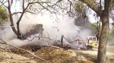 नवाबगंज: ढर्रेपुर गांव में अज्ञात कारणों से एक घर में लगी आग, लाखों का सामान जलकर हुआ खाक