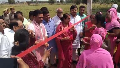 हाथरस: सलेमपुर में राज्य मंत्री ने अमृत सरोवर का लोकार्पण कर भू गर्व जल की समस्या सही करने का बताया उपाय