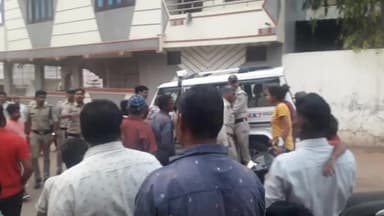 मंदसौर: वायडी क्षेत्र के किटियानी में शराब पीने के लिए ₹500 मांगने पर हुआ विवाद, महिला की शिकायत पर 4 लोगों पर केस हुआ दर्ज