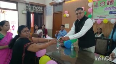 मुज़फ्फरनगर: जिला कलेक्ट्रेट स्थित जिला पंचायत सभागार में बेटी बचाओ बेटी पढ़ाओ अभियान के अंतर्गत संवेदीकरण कार्यक्रम हुआ आयोजित