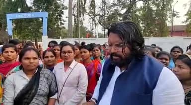 जगदलपुर: बिहान योजना अंतर्गत कार्य करने वाले कर्मचारियों ने किया कलेक्टर कार्यालय में प्रदर्शन, नवनीत चांद ने दी जानकारी