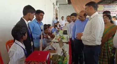 गोंडा: बड़गांव के गीता इंटरनेशनल स्कूल में आयोजित  प्मंडलीय विज्ञान मॉडल प्रतियोगिता में पहुंचे DM ने की सराहना।