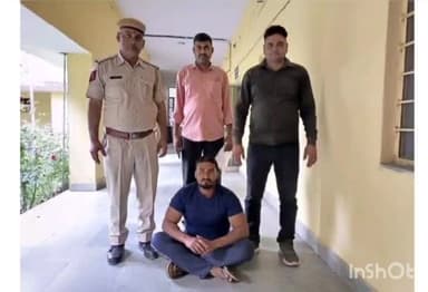 धौलपुर: निहाल गंज पुलिस ने हत्या के प्रकरण में फरार चल रहा है एक स्थाई वारंटी को गुर्जर पुरा गांव के पास से किया गिरफ्तार