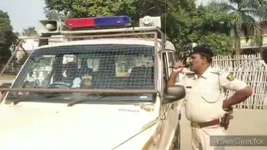 कहरा: सुपर मार्केट सहित विभिन्न चौक चौराहों पर माइकिंग कर यातायात प्रभारी ने ट्रैफिक रूल का पालन करने को लेकर किया जागरूक