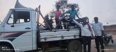 तेंदूखेड़ा: लाखों रुपए बिल बकाया होने पर ग्राम कोडाकला ब भजिया में विद्युत विभाग के अधिकारियों ने की कुर्की,बाइक सहित समान किया जप्त